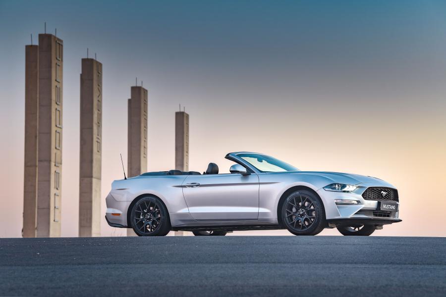  Ford Mustang EcoBoost Convertible 2019 года  (ZA) (фото 7 из 40)